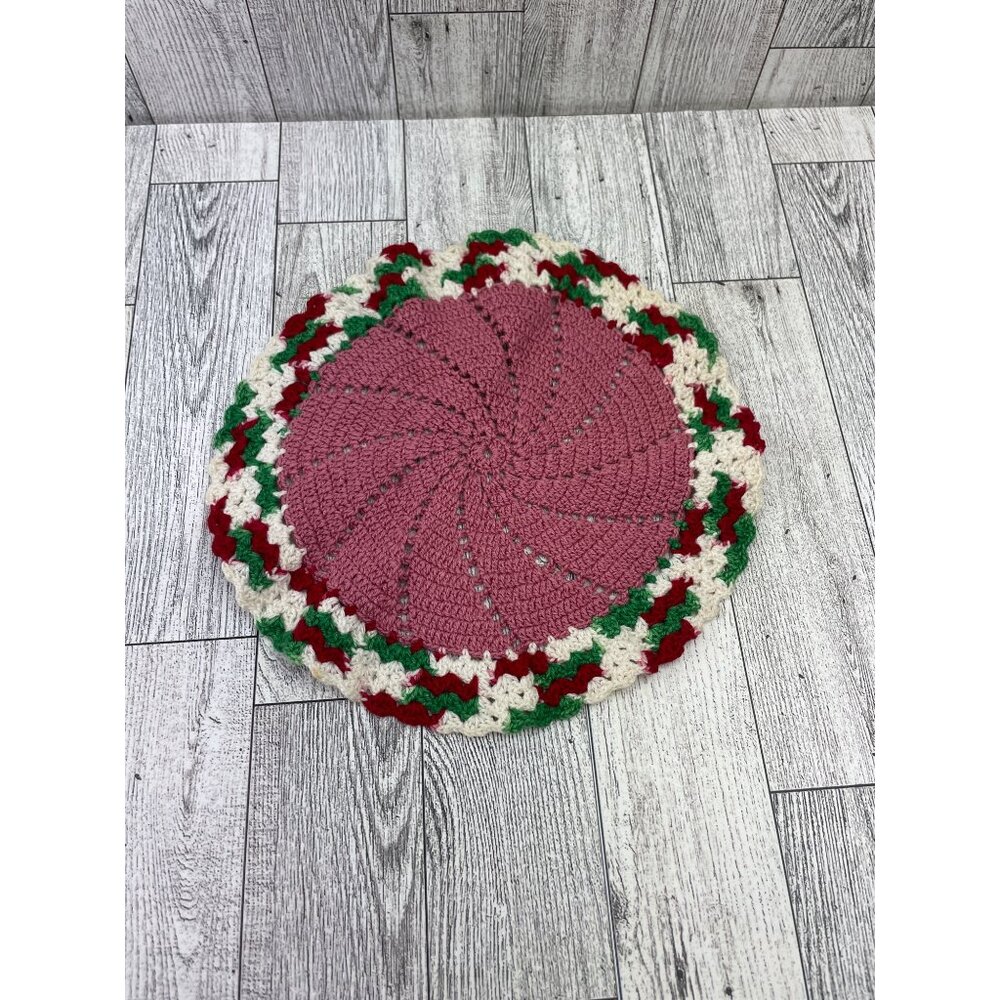 VTG Crochet Christmas Doily 8" Round Mauve Red Green